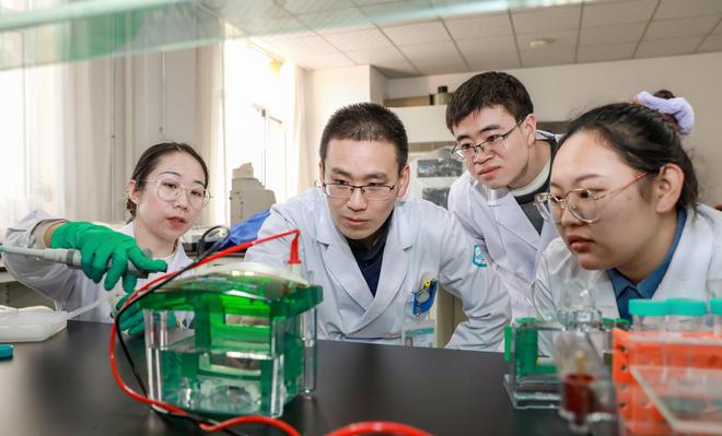 創(chuàng)新引領(lǐng)，驅(qū)動(dòng)醫(yī)院高質(zhì)量發(fā)展 工程技術(shù)研究與試驗(yàn)發(fā)展的核心引擎